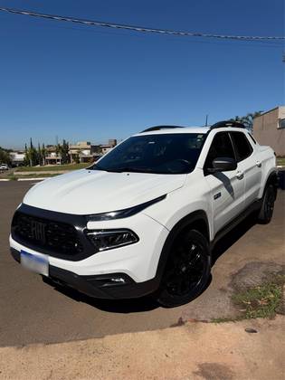 FIAT TORO 2.0 16V TURBO DIESEL ULTRA 4WD AT9 FIAT TORO 2.0 16V TURBO DIESEL ULTRA 4WD AT9